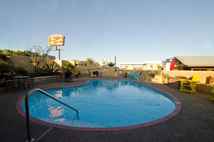 Отель The Maverick Inn