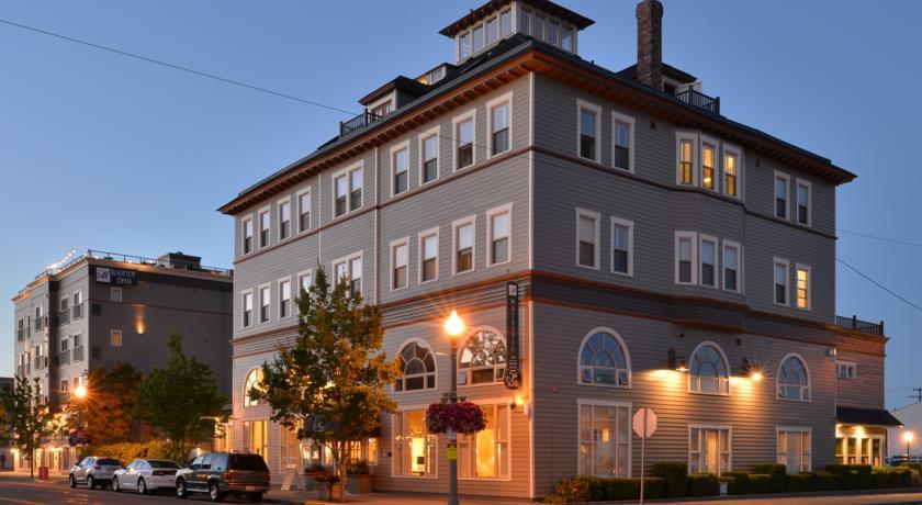 Отель Majestic Inn and Spa