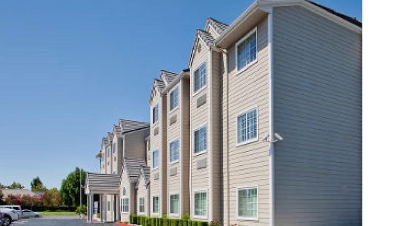 Отель Days Inn and Suites Antioch