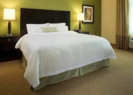 Отель Hampton Inn & Suites Astoria