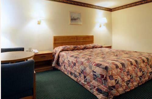 Отель Americas Best Value Inn - Athens