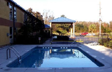 Отель Executive Inn and Suites Baker