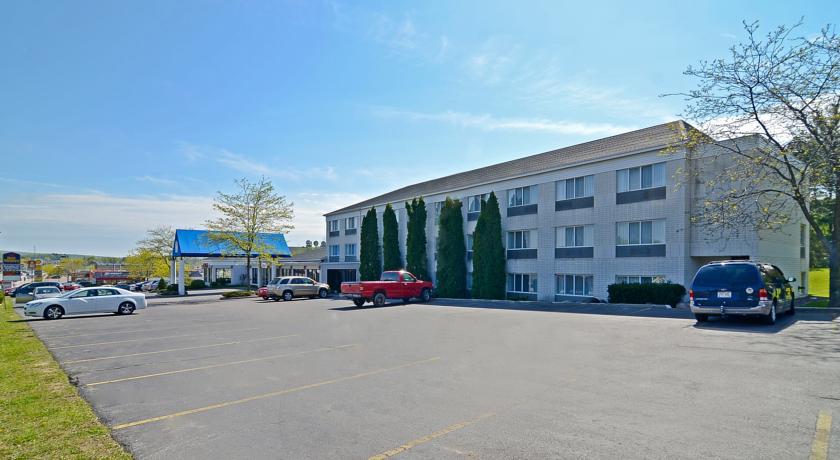 Отель Best Western Baraboo Inn