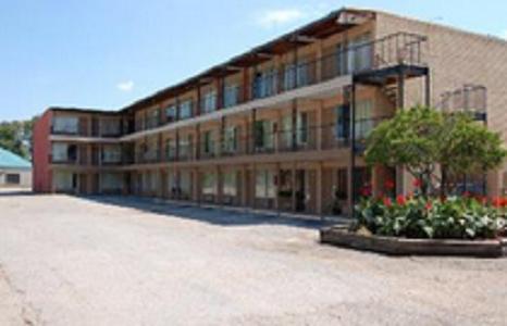 Отель Extend a Suites Baton Rouge