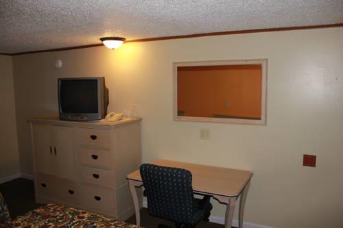 Отель Travelers Inn
