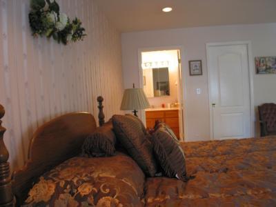 Отель Legacies Bed and Breakfast
