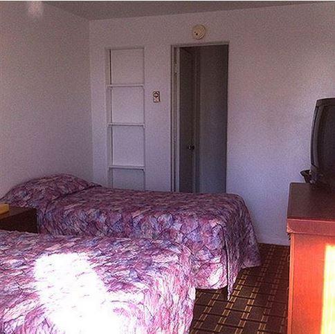 Отель Williston Grand View Motel