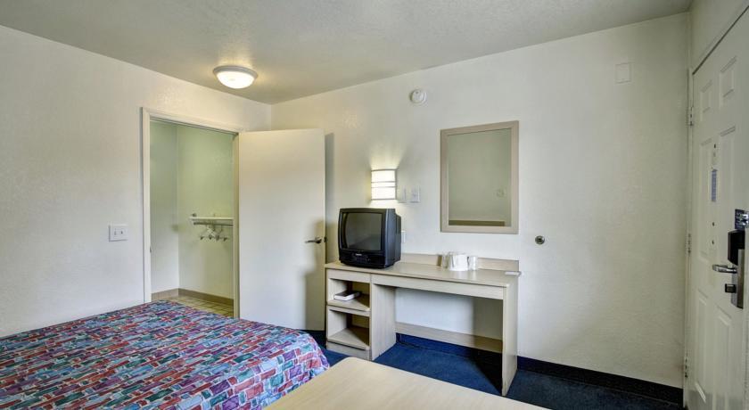 Отель Motel 6 Winston - Salem