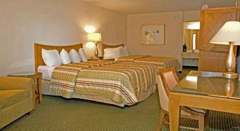 Отель Winter Haven Suites & Conference Center
