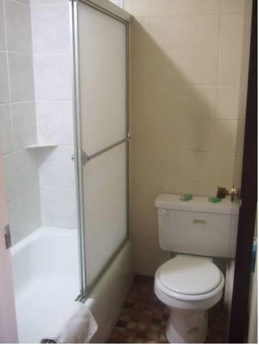 Отель Town House Motor Inn