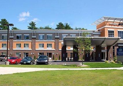 Отель Cambria Suites Traverse City