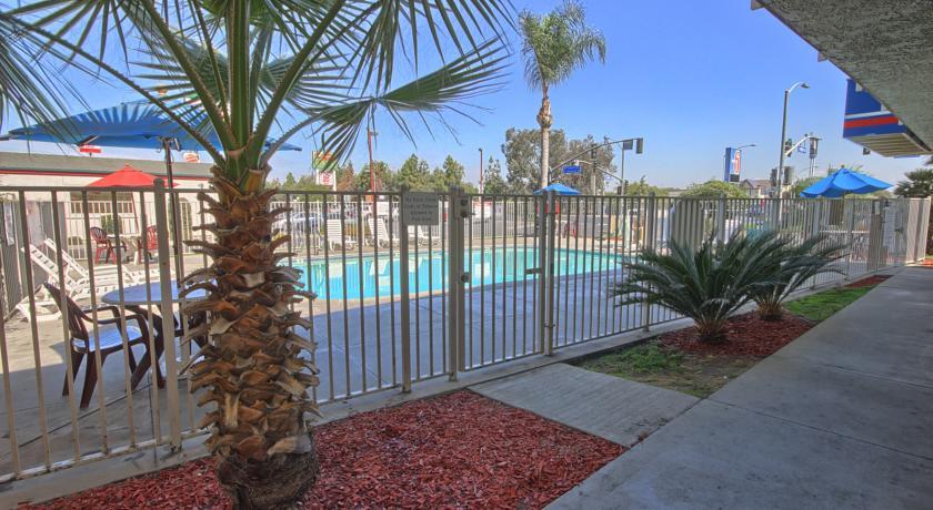 Отель Motel 6 Tulare