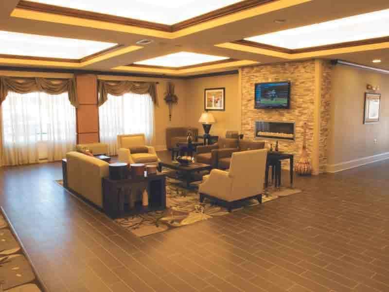Отель La Quinta Inn & Suites Tupelo