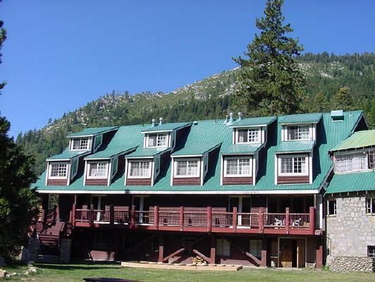 Отель Strawberry Lodge
