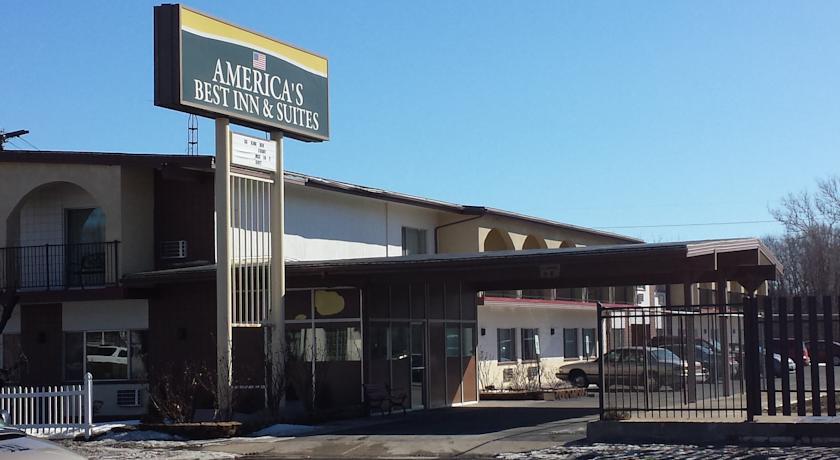 Отель Americas Best Inn & Suites Urbana