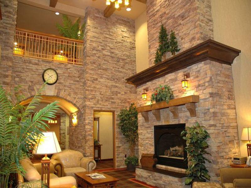 Отель La Quinta Inn & Suites Vancouver