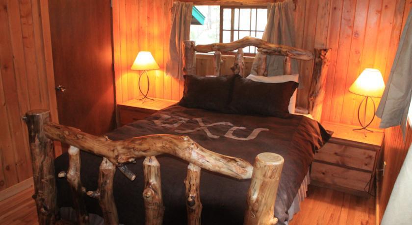 Отель The Historic UXU Ranch