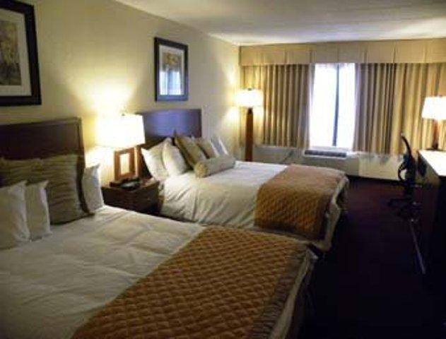 Отель La Quinta Inn & Suites Somerset