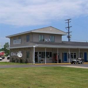 Отель Great Lakes Inn & Suites