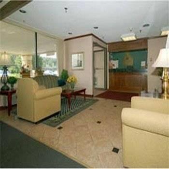 Отель La Quinta Inn Detroit Southgate