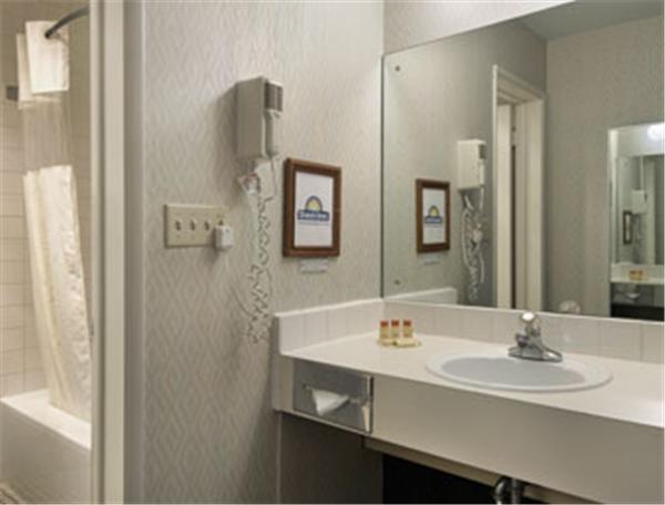 Отель Days Inn Spokane Downtown