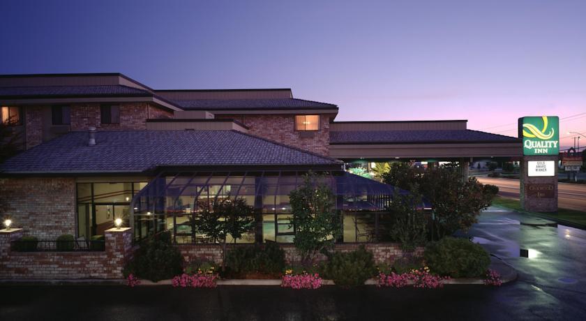 Отель Quality Inn Oakwood