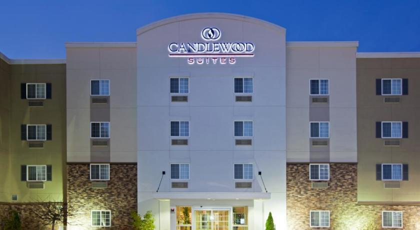 Отель Candlewood Suites Springfield