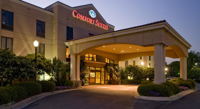 Отель Comfort Suites Starkville
