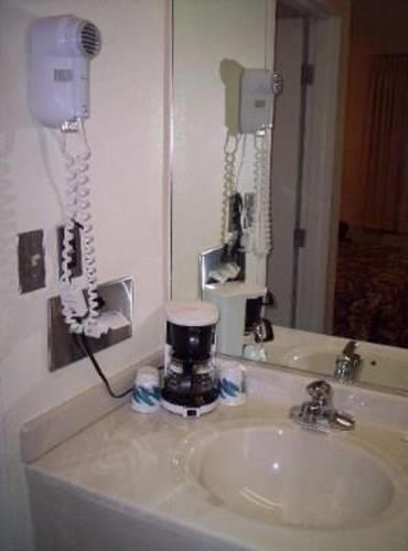 Отель Brookwood Inn