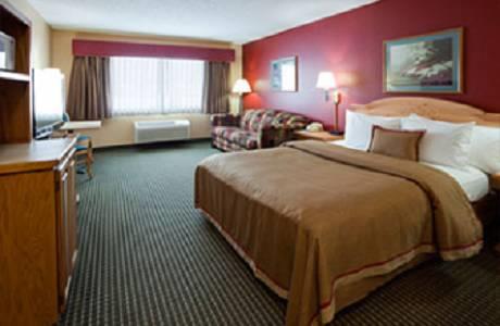 Отель Crossings by GrandStay Inn & Suites