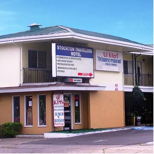 Отель Stockton Travelers Motel