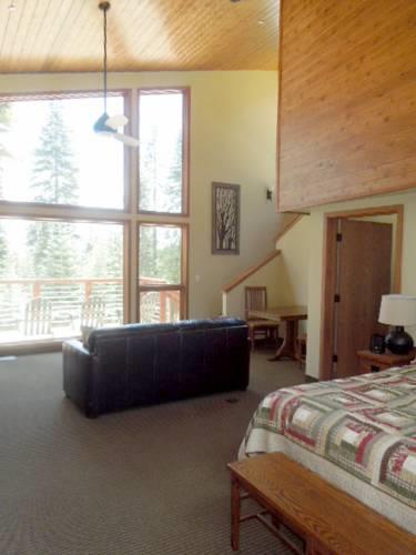Отель Montecito Sequoia Lodge
