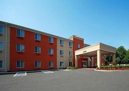 Отель Quality Suites Stratford