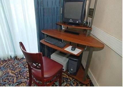 Отель Quality Inn Suffolk