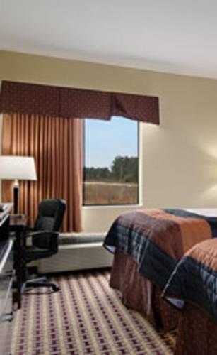Отель Baymont Inn & Suites Sulphur