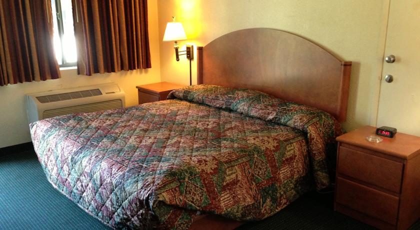 Отель University Inn and Suites Tallahassee