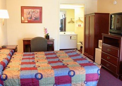 Отель Econo Lodge Terre Haute