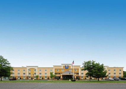 Отель Comfort Inn & Suites Tinton Falls