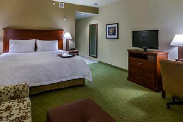 Отель Hampton Inn and Suites Salem