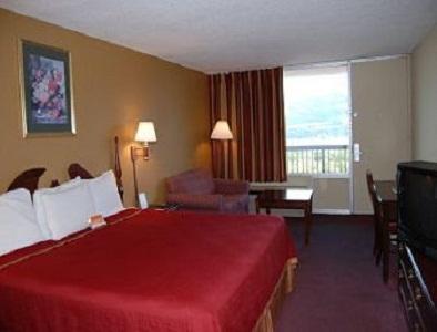 Отель Howard Johnson Inn & Conference Center Salem