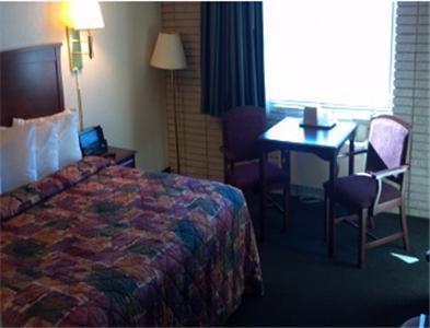 Отель Knights Inn Salina