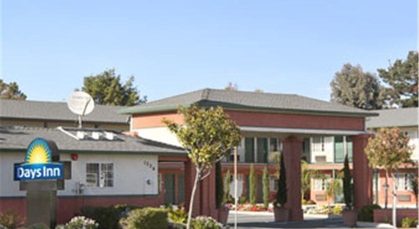Отель Days inn Salinas Airport