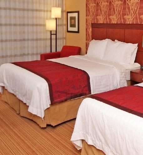 Отель Courtyard by Marriott Salisbury