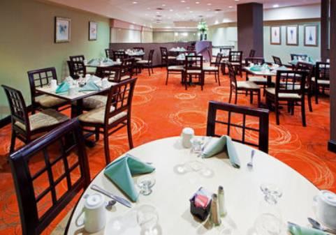 Отель Holiday Inn Salisbury Downtown Area
