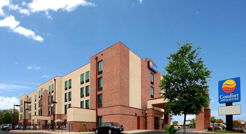 Comfort Inn & Suites San Antonio Airport