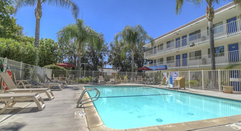 Отель Motel 6 San Bernardino North