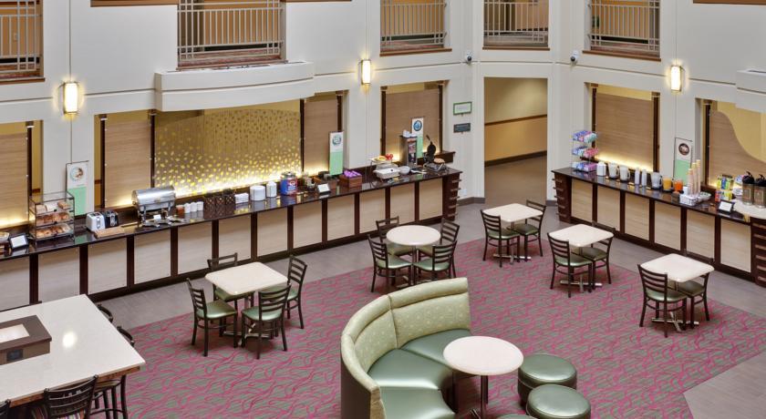 Отель Country Inn & Suites San Carlos