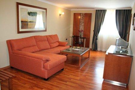 Отель Hotel Rusadir