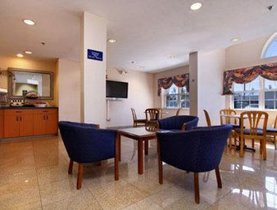 Отель Microtel Inn & Suites by Wyndham Sandston
