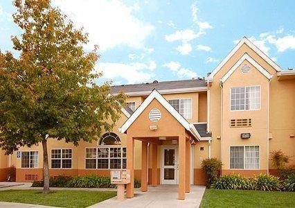 Отель Quality Inn & Suites Santa Rosa